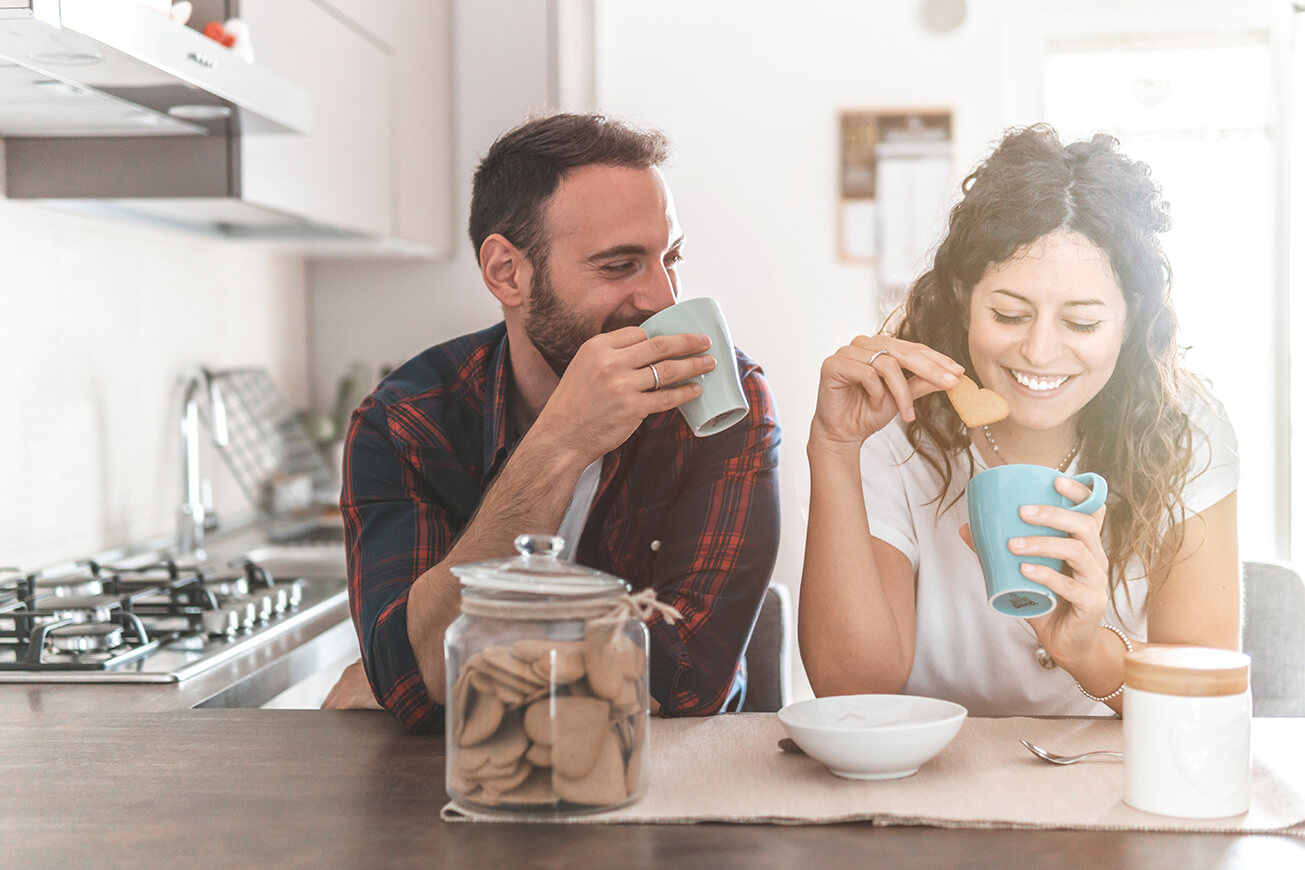 Happy-Couple-Coffee-Cookie_Optimized.jpg